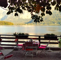 Hallstatt, Avstrija, kam za prvi maj, kam za 1 maj, prvomajske počitnice, avstrija, izlet v avstrijo, opičja gora, affenberg, landskron, potovanje z otrokom, potovanje v avstrijo, družinski izleti, potovanje z malčkom, jezero, hallstatt, hallstatt igrišče, hallstatt parking, hallstatt