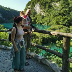 Prazniki Hrvaška 2023, Plitvička jezera z otrokom, Hrvaška izlet, družinski izlet, kam z mulcem, kam na izlet, potovanje z otrokom, potovanje z malčkom, trideseta