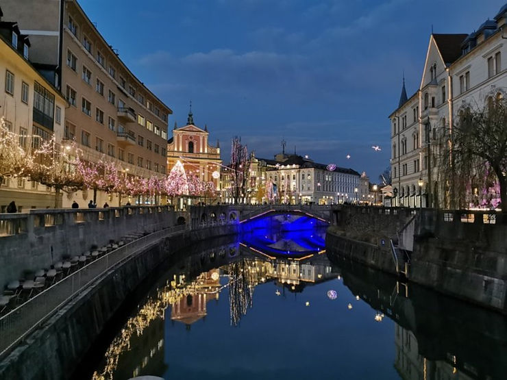 prižig prazničnih lučk, ljubljana, praznična ljubljana, prižig prazničnih lučk v ljubljani, prižig prazničnih luči v ljubljani, prižig prazničnih lučk maribor, prižig prazničnih lučk celje, prižig prazničnih lučk volčji potok, prižig prazničnih lučk mozirje, praznična ljubljana, ljubljana prižig lučk, prižig lučk slovenija, drsališča po sloveniji, december ljubljana, ljubljana decembra, praznična ljubljana, visit ljubljana, ljubljana slovenija, ljubljana in december, ljubljana lights, okrašena ljubljana, novoletna jelka v ljubljani, prešernov trg ljubljana, ljubljanica, stara ljubljana, ljubljana festival, festival ljubljana, božična ljubljana, božični sejem ljubljana, christmas market ljubljana, praznična ljubljana 2022, ljubljana december 2022, božični sejmi slovenija, praznični maribor, maribor, ptuj, celje, velenje, kranj, novo mesto, murska sobota, slovenj gradec, izola, koper, mozirje