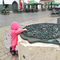 Nemčija, Nemčija prazniki, potovanje v nemčijo, nemška romantična cesta, kranjska gora, affenberg, gora opic, potovanje z otroki, potovanje z otrokom, potovalni načrt, nemčija potovalni načrt, home exchange, nemčija home exchange, rothenburg, romantična nemčija, travel germany, germany, germany travel, deutschland, visit germany, family travel, travel family, romantic road, europe cities, europe romantic cities, oettingen, bayern, homeexchange, home exchange germany, flowers, garden, sea, pag, smokvica, otok pag, pag hrvaška, vrt, družinske počitnice, kam za prvi maj, prvomajske počitnice, poletne počitnice, šolske počitnice, prazniki, prazniki slovenija, prazniki slovenija 2023, prazniki avstrija, avstrija prazniki, avstrija prazniki 2023, Nordlingen, Harburg, Sommersdorf, Rothenburg ob der Tauber, Augsburg, Dinkesbuhl, Donauworth, Wurzburg, Wassertredingen