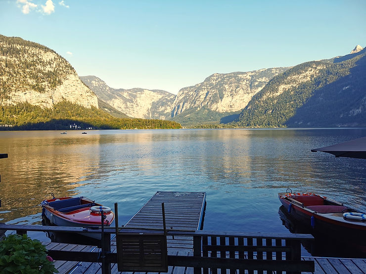 Hallstatt Avstrija, potovanje v Avstrijo, Hallstatt Avstrija, potovanje z otrokom, družinsko potovanje, izlet v avstrijo, Avstrija, Avstrija izlet, jezera v Avstriji, jezero, potovanje, izleti z otrokom, izleti v tujini, kam za prvi maj, opičja gora, prvi maj, prvomajske počitnice