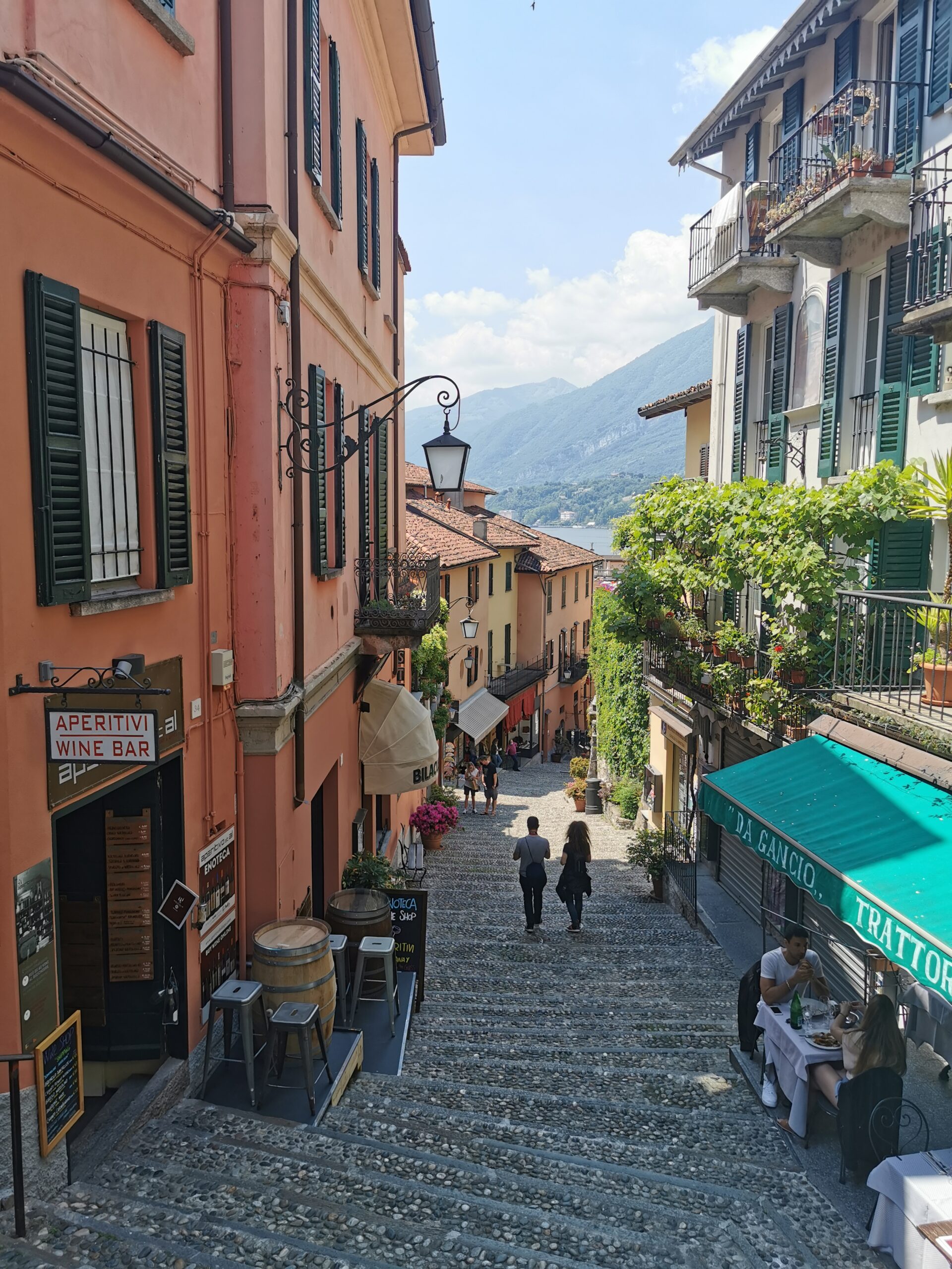 prvomajske počitnice, družinske počitnice, lago di como, como lake, como jezero, jezero, jezero como, jezera v italiji, george clooney, lago di como italia, italija, kam za prvi maj, kam za 1 maj, italija za prvi maj, potovanje v italijo, belaggio, home exchange, homeexchange, poceni potovati, kako poceni potovati, free travel