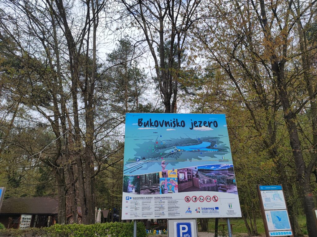 Prekmurje, Bukovniško jezero, kje spati v prekmurju, prekmurje kje spati, teambuilding prekmurje, jezero prekmurje, kaj početi v prekmurju, goričko, goričko izlet, prekmurje izlet, na izlet v prekmurje, slovenija izlet, družinski izlet, družinske počitnice, trideseta, energetske točke, pustolovski park, pustolovski park bukovniško jezero, izvir sv. vida, vidov izvir, cerkev sv. vida, gozd, pravljični park, pravljični gozd, pravljični park bukovniško jezero, pravljični park moravske toplice, moravske toplice, toplice, prekmurje toplice, hotel livada, hiša it volne, prekmurje prenočišča, moravske toplice apartma, izlet s psom, nastanitev za hišne ljubljenčke, prekmurska gibanica, hiša gibanice, hotel livada prestige, livada