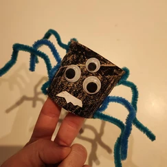 okraski za noč čarovnic, okraski iz wc rolic, ustvarjanje iz wc rolic, netopir iz wc rolice papira, diy netopir, diy halloween, halloween, helloween, paper roll crafts, arts and crafts, bat from paper roll, halloween bat, diy bat, diy netopir, diy okraski iz wc papirja, diy okraski za noč čarovnic, ustvarjanje z malčkom, toddler activities, diy with toddler, trideseta