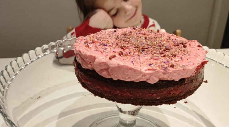 valentinova tortica, čokoladna torta, torta recept, torta brez glutena, brez glutenska torta, tortica, krema za torte, torta recept, valentinova tortica recept