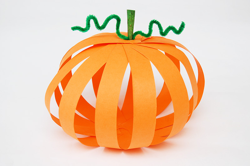 ustvarjanje za noč čarovnic, noč čarovnic, diy halloween, ustvarjanje za halloween, halloween za otroke, izdelovanje buč, DIY noč čarovnic, ustvarjanje duhov, duhovi, duh, duh iz papirja, buča iz papirja, okraševanje buč, buče za noč čarovnic, halloween buče, hokaido buče, oranžne buče, zombie, mumija, ustvarjanje z otroki, aktivnosti za otroke, jesenske aktivnosti, jesen, štampiljke za otroke, vampir, pajek, naredi bučo, spider web, pajek diy, netopir, plastelin, domači plastelin, lizika duh, lizika, domača štampiljka, ustvarjanje z malčkom, noč čarovnic, halloween, jesen