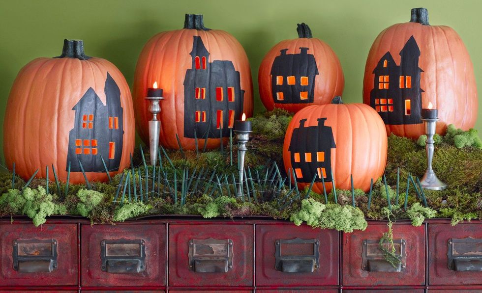 ustvarjanje za noč čarovnic, noč čarovnic, diy halloween, ustvarjanje za halloween, halloween za otroke, izdelovanje buč, DIY noč čarovnic, ustvarjanje duhov, duhovi, duh, duh iz papirja, buča iz papirja, okraševanje buč, buče za noč čarovnic, halloween buče, hokaido buče, oranžne buče, zombie, mumija, ustvarjanje z otroki, aktivnosti za otroke, jesenske aktivnosti, jesen, štampiljke za otroke, vampir, pajek, naredi bučo, spider web, pajek diy, netopir, plastelin, domači plastelin, lizika duh, lizika, domača štampiljka, ustvarjanje z malčkom, noč čarovnic, halloween, jesen
