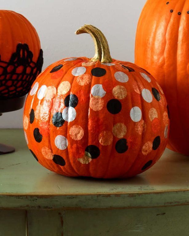 ustvarjanje za noč čarovnic, noč čarovnic, diy halloween, ustvarjanje za halloween, halloween za otroke, izdelovanje buč, DIY noč čarovnic, ustvarjanje duhov, duhovi, duh, duh iz papirja, buča iz papirja, okraševanje buč, buče za noč čarovnic, halloween buče, hokaido buče, oranžne buče, zombie, mumija, ustvarjanje z otroki, aktivnosti za otroke, jesenske aktivnosti, jesen, štampiljke za otroke, vampir, pajek, naredi bučo, spider web, pajek diy, netopir, plastelin, domači plastelin, lizika duh, lizika, domača štampiljka, ustvarjanje z malčkom, noč čarovnic, halloween, jesen