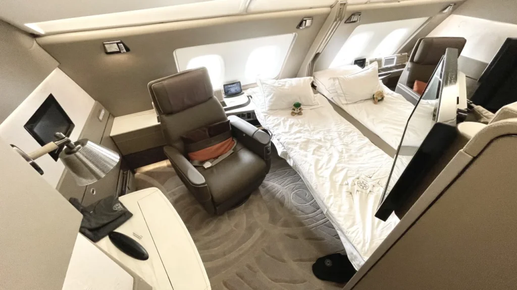 singapore airlines, quatar airways, all nippon airways, emirates, japan airlines, turkish airlines, air france, cathay pacific airways, eva air, korean air, najboljše letalske družbe, best airlines in the world, skytrax, skytrax 2023, najboljša letalska družba, potovanje, potovanja