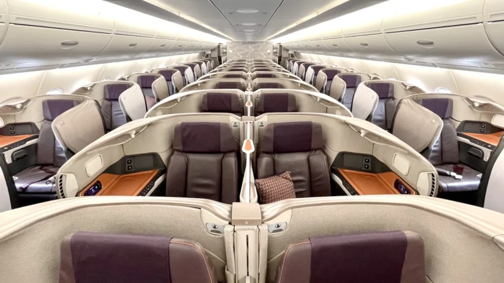singapore airlines, quatar airways, all nippon airways, emirates, japan airlines, turkish airlines, air france, cathay pacific airways, eva air, korean air, najboljše letalske družbe, best airlines in the world, skytrax, skytrax 2023, najboljša letalska družba, potovanje, potovanja