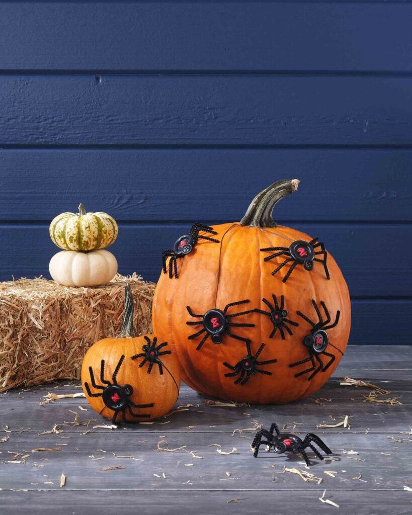 ustvarjanje za noč čarovnic, noč čarovnic, diy halloween, ustvarjanje za halloween, halloween za otroke, izdelovanje buč, DIY noč čarovnic, ustvarjanje duhov, duhovi, duh, duh iz papirja, buča iz papirja, okraševanje buč, buče za noč čarovnic, halloween buče, hokaido buče, oranžne buče, zombie, mumija, ustvarjanje z otroki, aktivnosti za otroke, jesenske aktivnosti, jesen, štampiljke za otroke, vampir, pajek, naredi bučo, spider web, pajek diy, netopir, plastelin, domači plastelin, lizika duh, lizika, domača štampiljka, ustvarjanje z malčkom, noč čarovnic, halloween, jesen