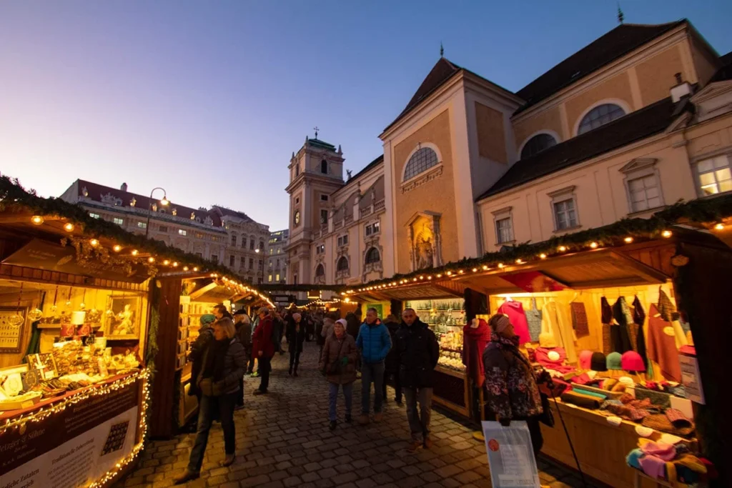 predbožični dunaj, dunaj božični sejmi, božični sejmi, dunaj, dunaj znamenitosti, dunaj trgi, božič dunaj, božični dunaj, dunaj mestna hiša, praznični graz, gradec, praznični gradec, sejem dunaj, datum odprtja božičnega dunaja, predbožični sejmi na dunaju, odpiralni čas dunaj, vienna christmas market, christmas markt wien, stephansplatz dunaj, christkindlmarkt, rathausplatz, karlsplatz, tramvaj, zoo dunaj, dunaj znamenitosti, potovane v avstrijo, izlet v avstrijo
