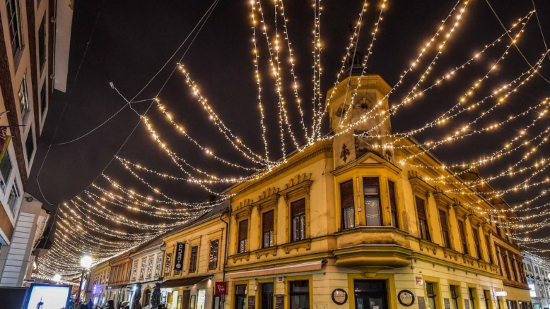 prižig prazničnih lučk, ljubljana, praznična ljubljana, prižig prazničnih lučk v ljubljani, prižig prazničnih luči v ljubljani, prižig prazničnih lučk maribor, prižig prazničnih lučk celje, prižig prazničnih lučk volčji potok, prižig prazničnih lučk mozirje, praznična ljubljana, ljubljana prižig lučk, prižig lučk slovenija, drsališča po sloveniji, december ljubljana, ljubljana decembra, praznična ljubljana, visit ljubljana, ljubljana slovenija, ljubljana in december, ljubljana lights, okrašena ljubljana, novoletna jelka v ljubljani, prešernov trg ljubljana, ljubljanica, stara ljubljana, ljubljana festival, festival ljubljana, božična ljubljana, božični sejem ljubljana, christmas market ljubljana, praznična ljubljana 2022, ljubljana december 2022, božični sejmi slovenija, praznični maribor, maribor, ptuj, celje, velenje, kranj, novo mesto, murska sobota, slovenj gradec, izola, koper, mozirje