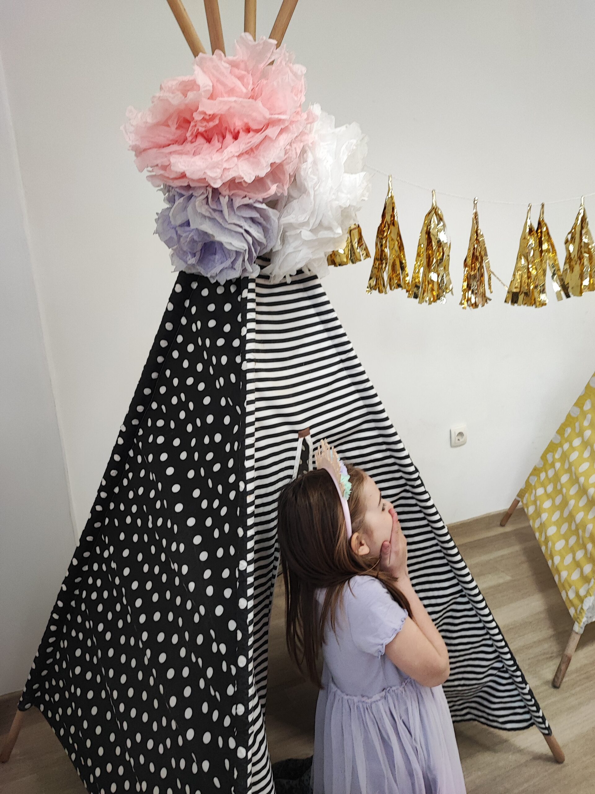 samorogi, praznovanje rojstnega dne, 6. rojstni dan, samorogi, unicorn, rojstni dan samorogi, praznovanje v igralnici, igralnica varuška živa, varuška živa, varuška, igralnica praznovanje, igralnica rojstni dan, rojstni dan v igralnici, torta rojstni dan, darila rojstni dan, darila za 6 let, vrtec, praznovanje z animatorjem, animator, animatorji, igralnica z animatorji, čarobni rojstni dan, ustvarjanje samorogi, ustvarjanje, poslikava obrazov, baloni, rojstni dan baloni, vse najboljše, rojstni dan za punce, darilo za punco, najem igralnice, rezervacija igralnice