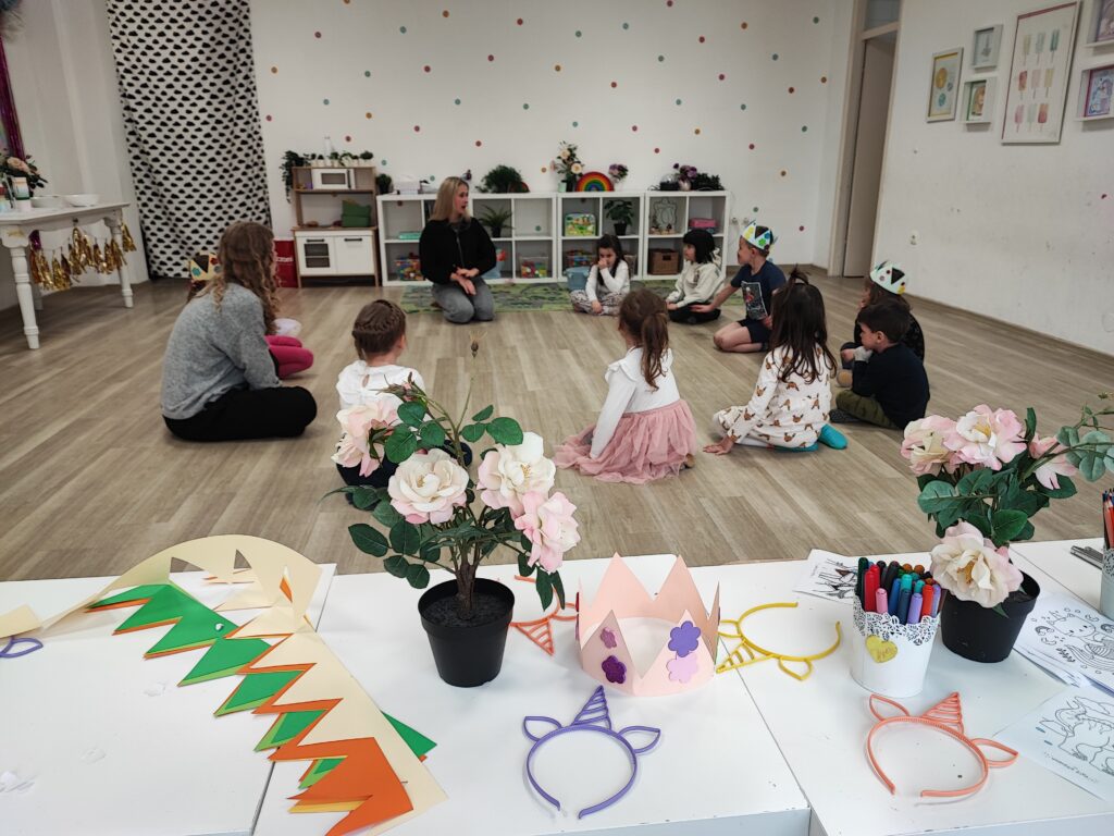 samorogi, praznovanje rojstnega dne, 6. rojstni dan, samorogi, unicorn, rojstni dan samorogi, praznovanje v igralnici, igralnica varuška živa, varuška živa, varuška, igralnica praznovanje, igralnica rojstni dan, rojstni dan v igralnici, torta rojstni dan, darila rojstni dan, darila za 6 let, vrtec, praznovanje z animatorjem, animator, animatorji, igralnica z animatorji, čarobni rojstni dan, ustvarjanje samorogi, ustvarjanje, poslikava obrazov, baloni, rojstni dan baloni, vse najboljše, rojstni dan za punce, darilo za punco, najem igralnice, rezervacija igralnice